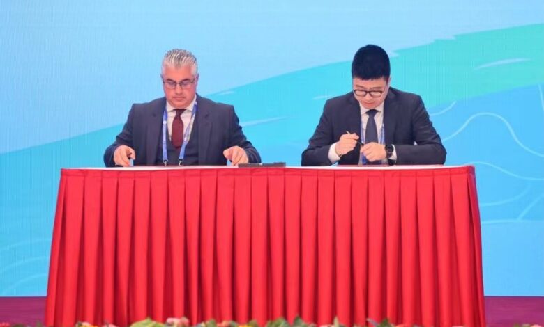 اقتصادية-قناة-السويس-توقع-اتفاقية-مع-هينجتونج-الصينية-لإنتاج-الكابلات-الضوئية-باستثمارات-18 مليون-دولار