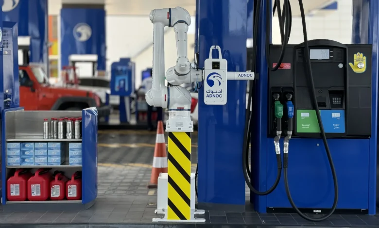 “روبوت”-يحتل-محطة-وقود-بدولة-الإمارات-العربية-المتحدة.-ما-القصة؟